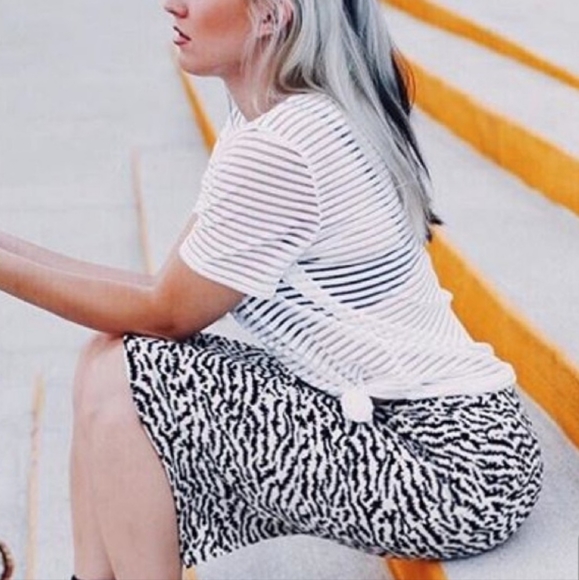 White Mesh T Shirt - Picture 3 of 9